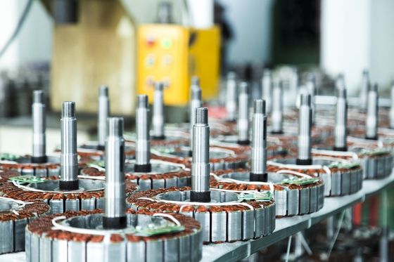 Eficiencia IE 1 6.2-7.3M Motor de ventilador de techo industrial sin escobillas para electricidad